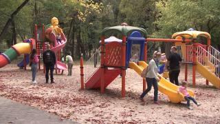 Cum ar putea fi impozitate bonele și menajerele? Inițiativa i-ar putea ajuta la pensie pe cei care nu plătesc contribuții la stat