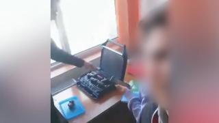 Elevii din Oradea care au prăjit mici în sala de clasă s-au ales cu scăderea notei la purtare