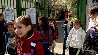 "Vrem să ne întoarcem la şcoală la noi". Lipsa unui aviz îi împiedică pe elevi să revină în clase: lucrările sunt blocate de 8 luni