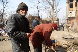 Imagini cu iadul din Mariupol: Localnicii povestesc că rușii omoară civili și apoi se fotografiază cu ei