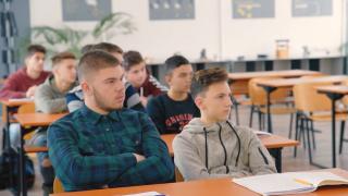 Meseria pentru care angajatorii oferă salarii de cel puţin 1.000 de euro şi cer doar liceul terminat