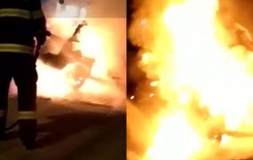 Autoturism înghiţit de flăcări în Buzău, la scurt timp după ce a fost parcat