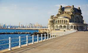 Cât trebuie să scoată românii din buzunare pentru minivacanța de 1 Mai, pe litoral