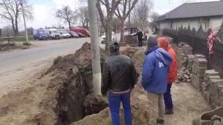 Doi muncitori, captivi sub un mal de pământ la Tecuci. Cei doi lucrau la sistemul de canalizare