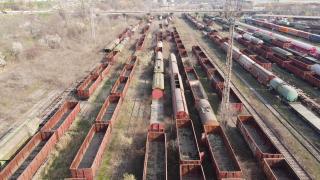 CFR Marfă ţine "la păstrare" vagoane vechi de 30 de ani. Cât a cerut compania, pe tonă, pentru casarea lor
