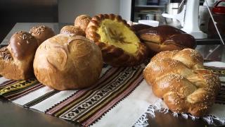 Momentul răsfăţului culinar se apropie. Cât costă o masă de Paște comandată online