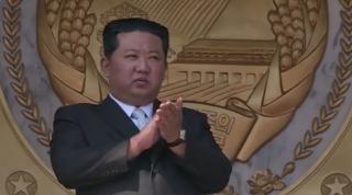 Paradă grandioasă în Coreea de Nord. Liderii partidului comunist au îndemnat cetăţenii să fie şi mai loiali statului