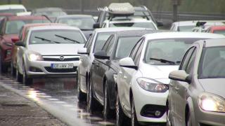 Vacanţa de Paşte, amânată de cozi imense. Şoferi blocaţi în trafic ore întregi, pe drumurile din ţară şi în vămi