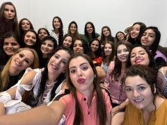 Oraşul în care doar femeile au voie să trăiască. Majoritatea au între 20 şi 35 de ani, iar bărbaţii pot veni doar în weekend