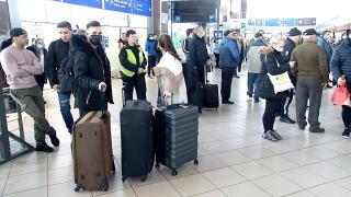 Blue Air suspendă sute de zboruri spre şi dinspre România