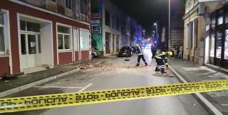 Un cutremur puternic, de 5,7 pe Richter, a lovit noaptea trecută în Bosnia. O tânără a murit, părinții și sora ei sunt răniți