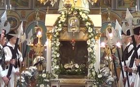 Paşte 2022. Tradiţia gărzilor la mormântul Mântuitorului, o datină respectată cu stricteţe în Banatul Montan