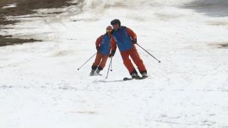 Vama Veche sau Sinaia? Turiştii care preferă muntele sunt aşteptaţi de 1 mai în staţiuni: locurile unde încă se mai poate schia