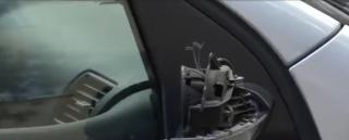 Cum a reuşit un bărbat din Braşov să distrugă 56 de maşini "dintr-un foc". Vecinii au sunat la poliţie abia după ce s-au dezmeticit