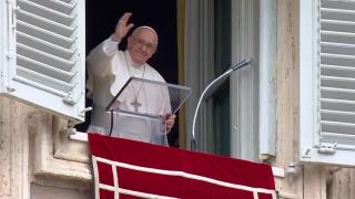 Papa Francisc vrea să meargă  la Moscova, să-l convingă pe Vladimir Putin să pună capăt războiului