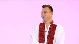La poveşti, cu Valentin Sanfira: "În repertoriul meu găsiţi simplitatea muzicii populare"