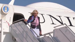 Jill Biden a ajuns în România. Programul vizitei Primei Doamne a SUA în ţara noastră: cu cine se întâlneşte la Bucureşti