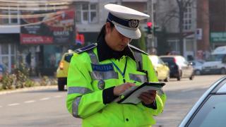 Pedeapsă inedită: Tânără din Suceava, condamnată să stea în weekend în casă, după ce s-a urcat la volan fără permis