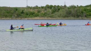 Cât costă o plimbare cu caiacul pe lacul din Limanu. Experienţe de neuitat pe litoral