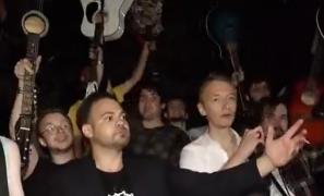 Acorduri de chitară şi voie bună. Sute de studenți din București au participat la evenimentul "Flori de mai"