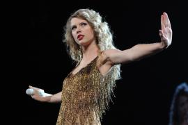 Designerul preferat de multe vedete a lansat o colecţie în România. Taylor Swift şi Rita Ora îi poartă creaţiile