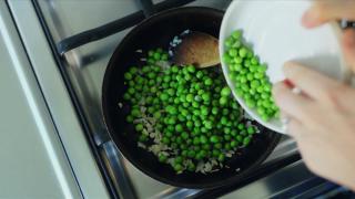 Beneficiile postului intermitent: Cum să slăbeşti sănătos şi să previi anumite boli