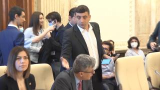 George Simion, furios pe ministrul Energiei, din cauza Legii Offshore: "Hoţul Virgil, această eroare a naturii, care vinde pe gratis"