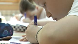 Ce riscă românii prinşi că şi-au luat copiii de la şcoală ca să plece în vacanţă. Amenda e de 1.500 de euro în Germania