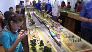 Cel mai lung circuit de trenulețe din România are 120 de metri și a fost expus la Arad