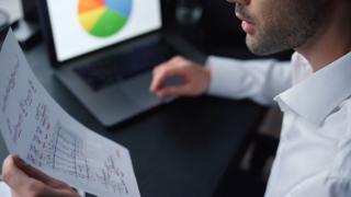 Confiscarea averilor celor 118 oligarhi ruşi din lista Forbes, pe lista sancţiuniilor pentru Rusia. Banii ar putea fi folosiţi pentru reconstrucţia Ucrainei