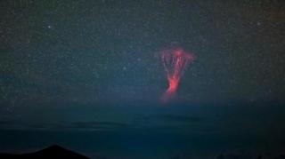 Ce este "fulgerul elf", fenomenul care apare o dată la 10 ani în China. Spectacolul de pe cer durează câteva milisecunde