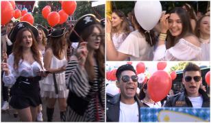 Bucurie şi emoţii pentru elevii de clasa a XII-a, la parada de absolvire a liceului