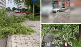 Bucureştiul, devastat de o furtună violentă: zeci de copaci căzuţi, maşini avariate şi bulevarde inundate