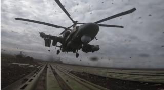 Elicopterele armatei ruse survolează permanent oraşul Severodonetsk. Oficialii din Lugansk spun că pierderile umane nu pot fi calculate