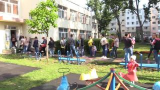 "Emoţii mai mari ca la BAC". Bătaie pe locurile de la grădiniţele de stat. Care este planul de rezervă al părinţilor