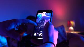 Adolescent din Braşov, condamnat de Tribunal la 6 luni de supraveghere. Tânărul a postat pe internet imagini indecente cu o elevă de clasa a 6-a