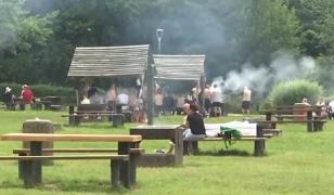 Liber la distracţie în prima zi de vară. A fost buluc de turişti la munte şi la mare. Micii au sfârâit pe grătare în toată ţara