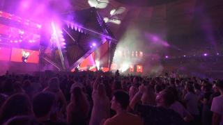 Saga Festival şi-a deschis porţile. Reacția unor turiști străini care au dansat până dimineața pe Arena Națională