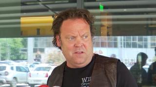 "Oamenii o să zică ce naşpa n-ai unde să fii sigur în oraş". Reacţiile timişorenilor după ce Charlie Ottley a fost jefuit în centrul oraşului