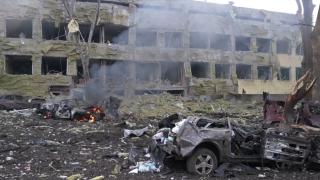 Ruşii au ras de pe faţa pământului oraşul Druzcovca: cratere adânci 5 metri lăsate de bombe, nicio casă nu mai e întreagă