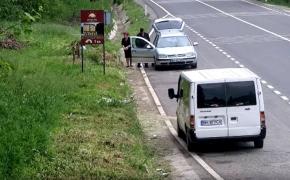 Un bihorean a rămas fără maşină, după ce a aruncat gunoiul pe marginea drumului. Amenzi de 70.000 de lei pentru cetăţenii iresponsabili