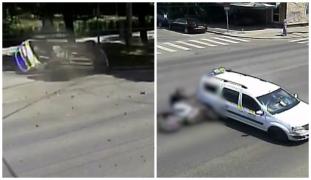 Momentul în care un motociclist din Timişoara este târât câţiva metri, după ce s-a lovit de un taxi. Maşina s-a răsturnat la marginea drumului
