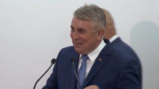 Reacţie ciudată a ministrului de Interne când a fost întrebat cum va rezolva problema drogurilor după festivalul Saga. Lucian Bode a început să râdă