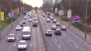 Sute de mii de șoferi ar putea deveni pietoni! Uniunea Europeană vrea să interzică maşinile care consumă combustibil