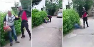 "Nu mai pot! Nu mai pot!". Bătrân bătut până la leșin, pe o alee ferită din Bârlad. Un copil a filmat oroarea