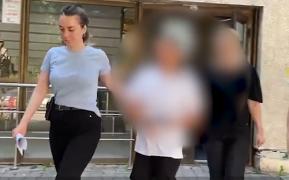 Bătrân în scaun cu rotile, bătut de o tânără din Iaşi pentru câţiva lei. Femeia a fost arestată pentru 30 de zile