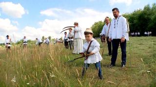 Tainele unui obicei străvechi din România. Ce a devenit claca în zilele noastre: "Mai nou ne-am modernizat"