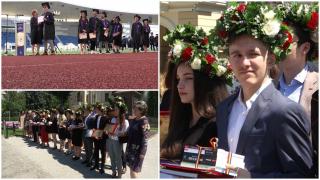 Mesajul unei învăţătoare despre obiceiul coroniţei împarte ţara în două