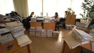 Statul nu mai face angajări de la 1 iulie 2022. Vor fi însă şi excepţii