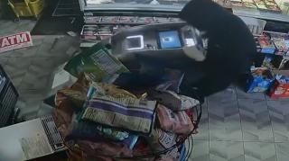 Spargeri în 37 de bancomate în ultimele 6 luni, în New York. Poliţia n-a reuşit încă să dea de urma tâlharilor